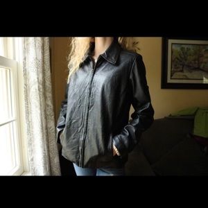 Colebrook & Co Black Leather Zip Front Jacket !
